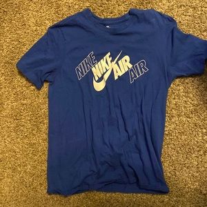 Royal blue, Men’s Medium Nike Graphic Tee